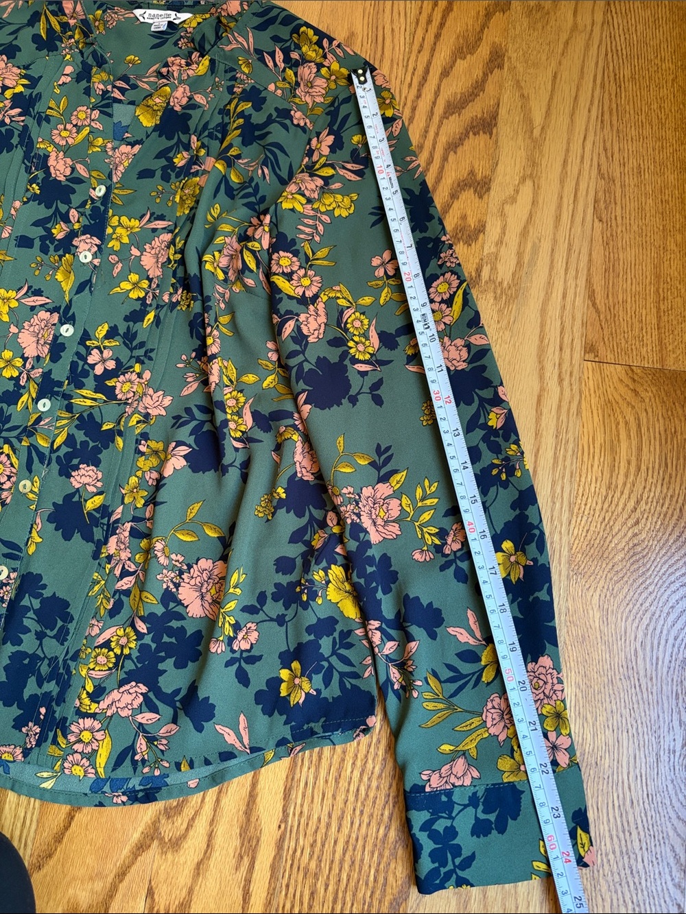 Nanette Lepore Lora Olive Green Floral Button-Up Top. Size: Large - Picture 8 of 10
